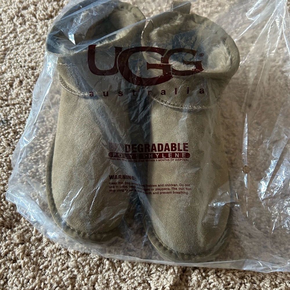 UGG mini boots in Size 7